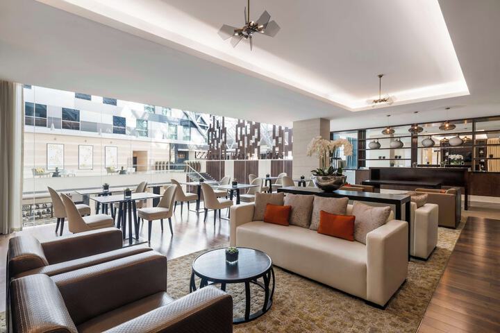 Lounge 60 of 72
