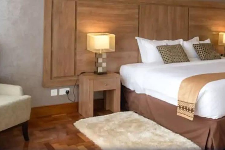 Room 3 of 130