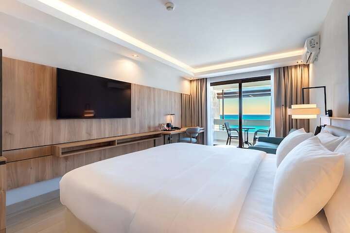 Room 60 of 211