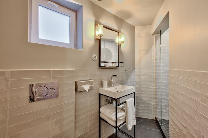 Room 35 of 51