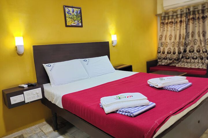 Room 2 of 6