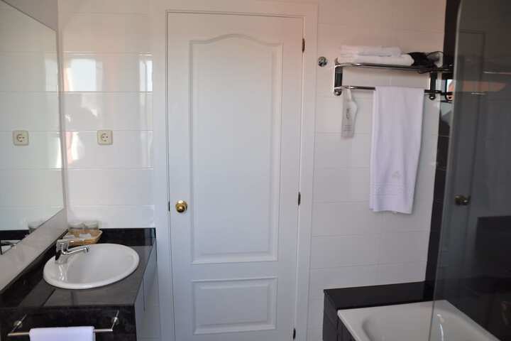 Room 11 of 29