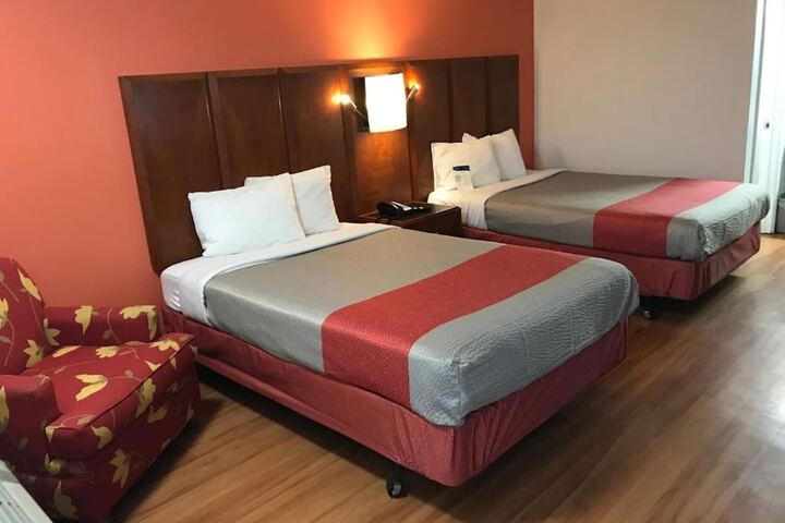 Room 32 of 61