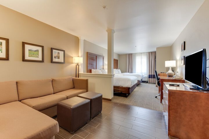 Room 93 of 132