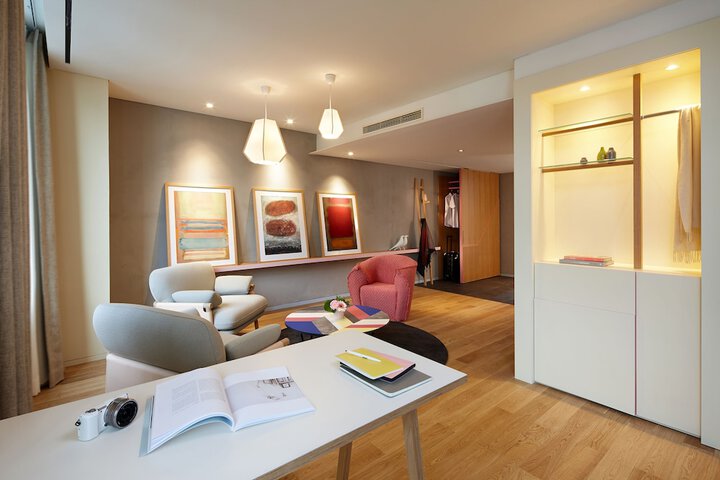 Room 8 of 73