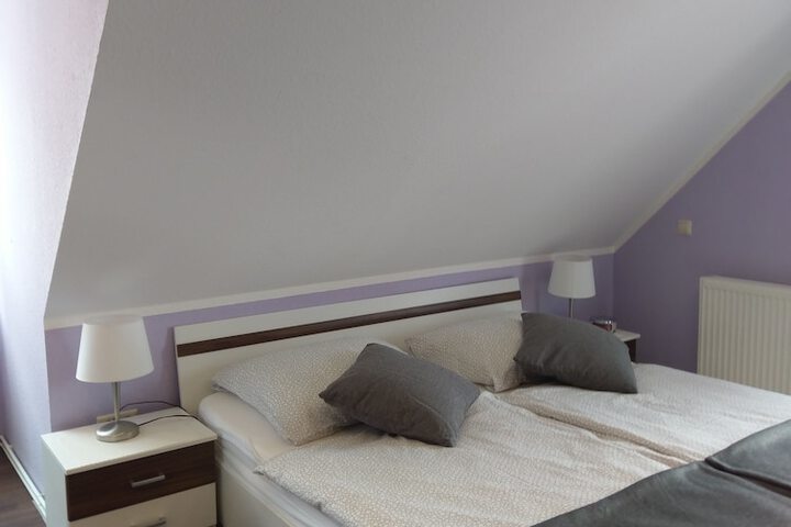 Room 4 of 20