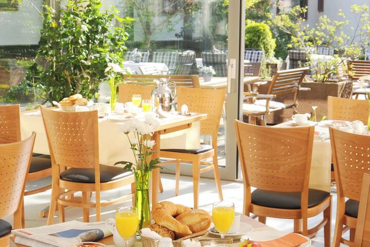 Breakfast/Coffee Service 98 of 127