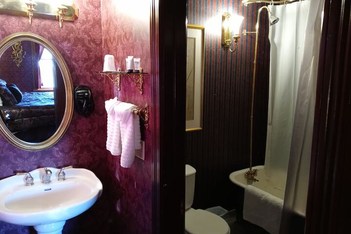 Room 44 of 60