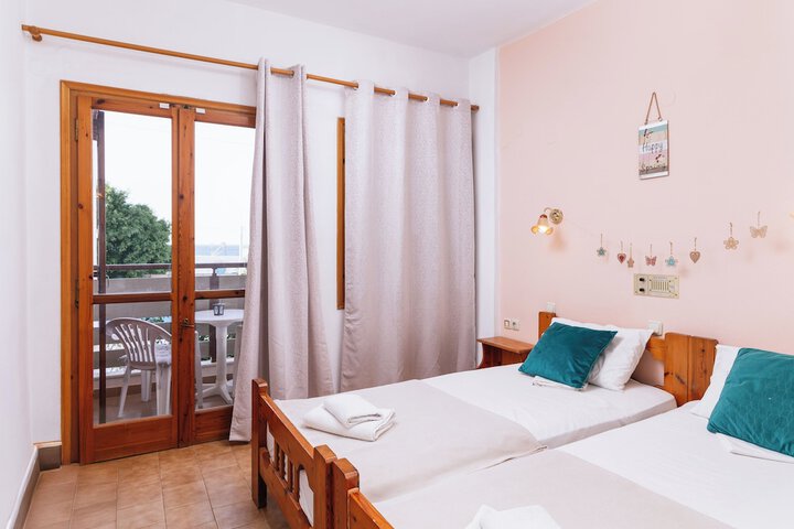 Room 4 of 30