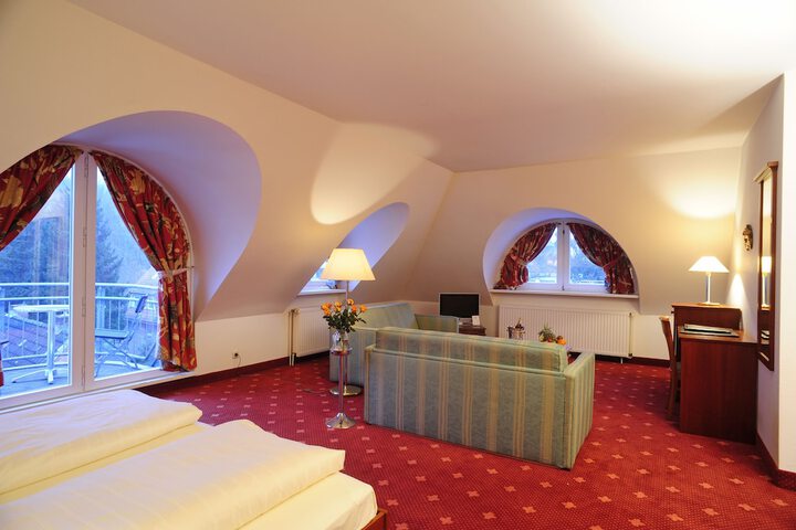 Room 3 of 62