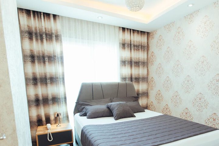 Room 16 of 37