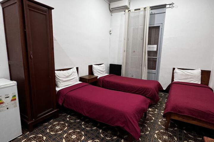 Room 6 of 14