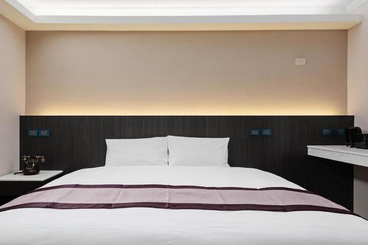 Room 33 of 92