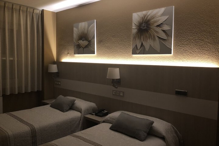 Room 17 of 34