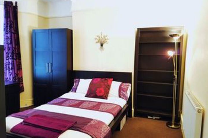 Room 3 of 10