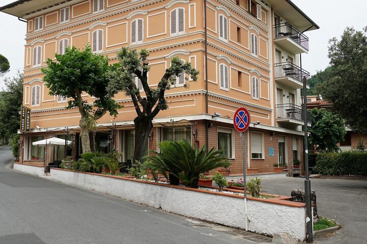 Hotel 27 of 28