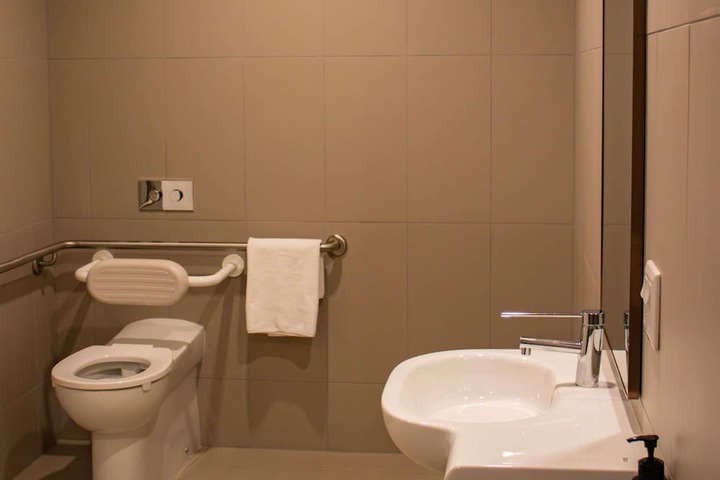 Room 28 of 109
