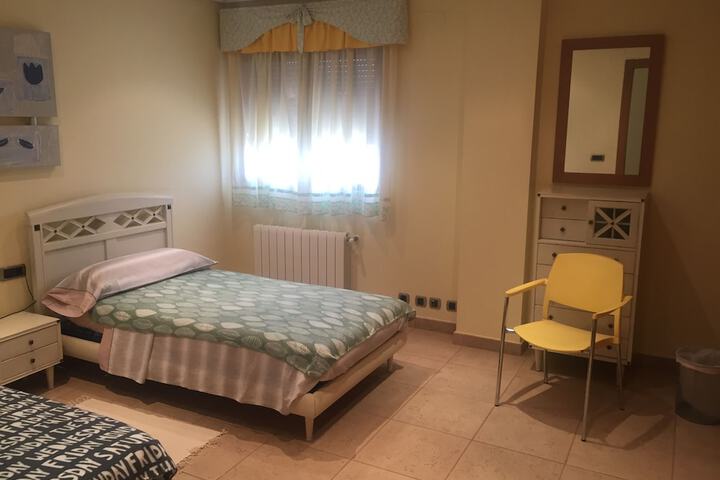 Room 9 of 165