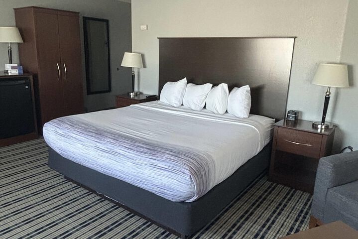 Room 32 of 53