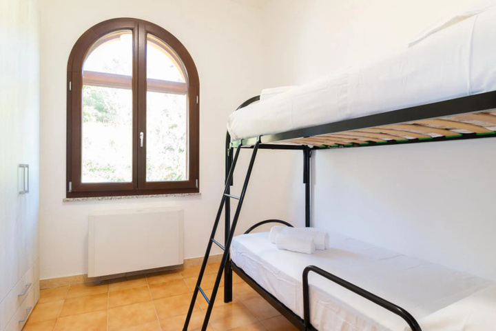 Room 4 of 22