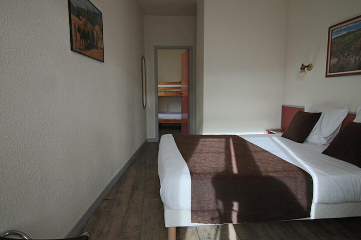 Room 11 of 44