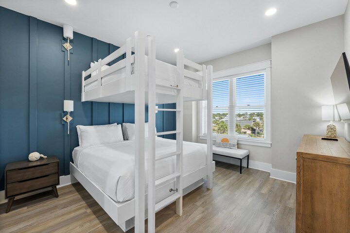 Room 11 of 100