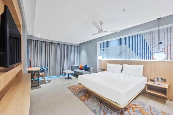 Room 5 of 45
