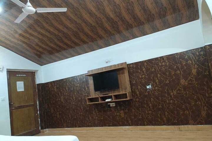 Room 10 of 21