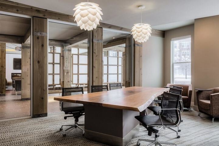 Business Center 35 of 48