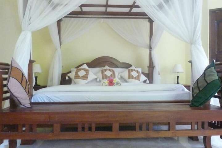 Room 9 of 30