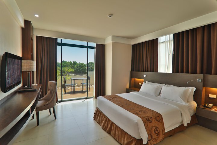 Room 27 of 63