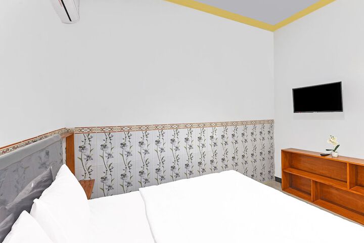 Room 15 of 37