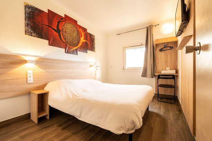 Room 8 of 31