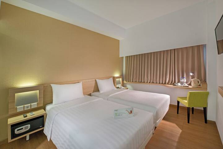 Room 9 of 31