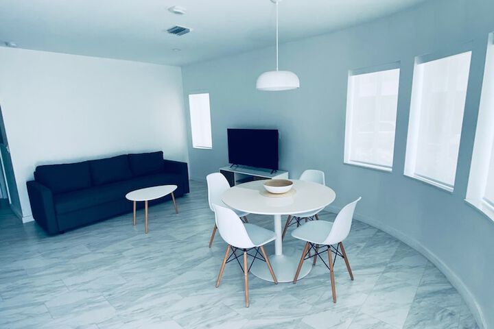 Room 26 of 174