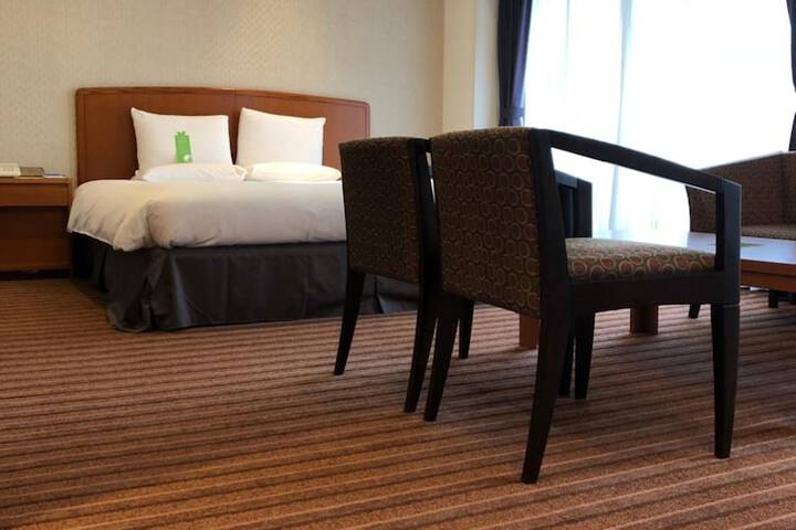 Room 18 of 75