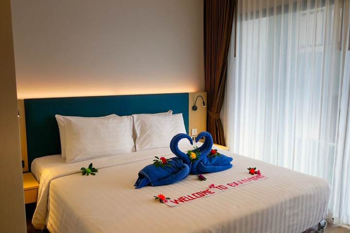Room 4 of 90