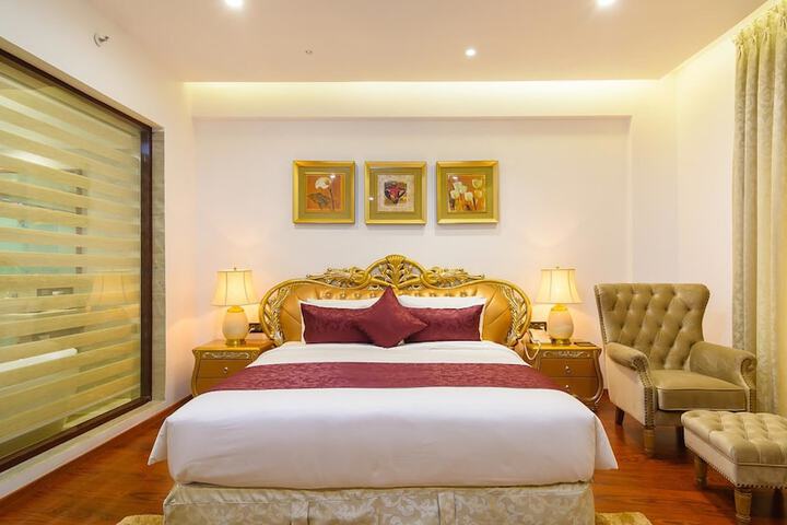 Room 28 of 81