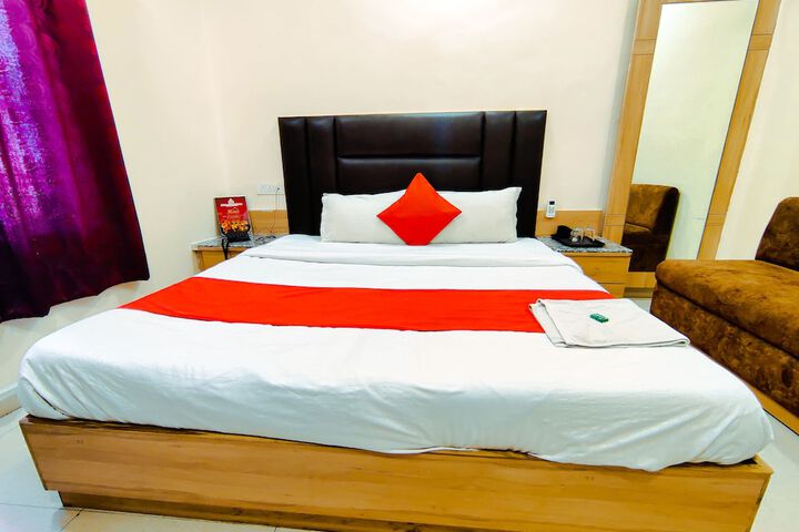 Room 11 of 21