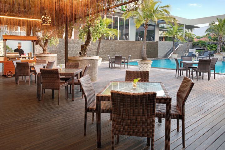 Sundeck 58 of 68