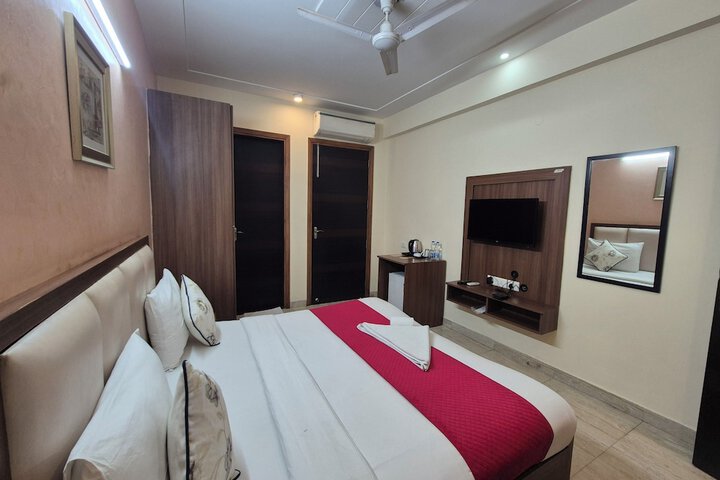 Room 14 of 36
