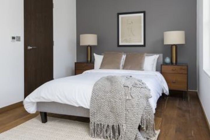 Room 8 of 18