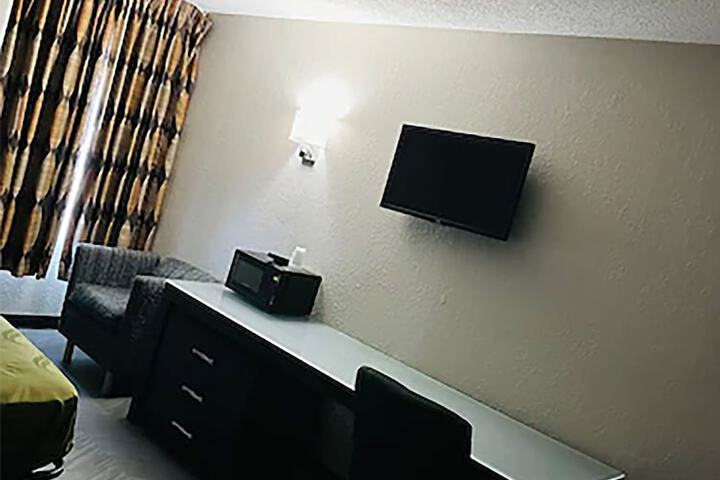 Standard Room, King or Two Doubles (9 of 11)