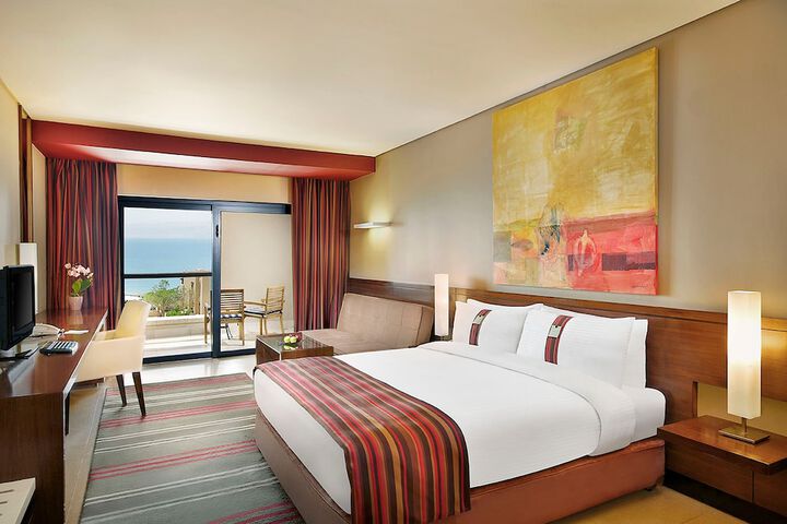Room 32 of 120