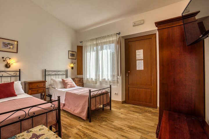 Room 21 of 71