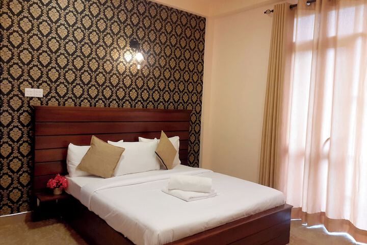 Room 6 of 24