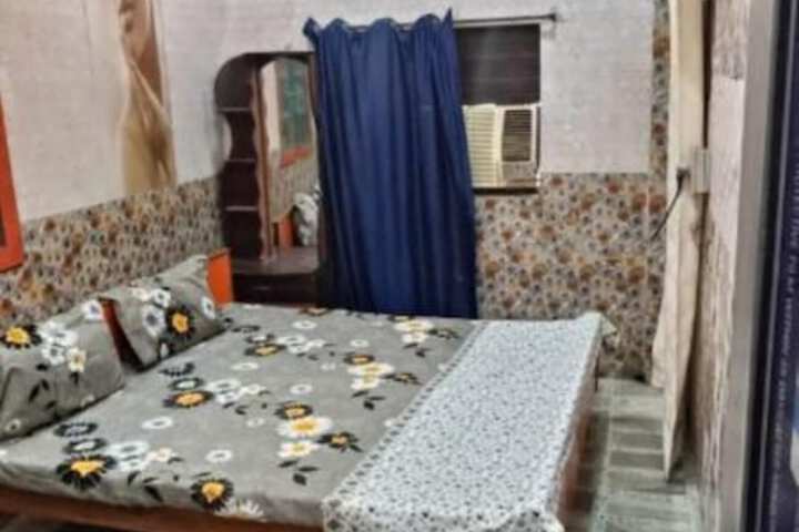 Room 8 of 11