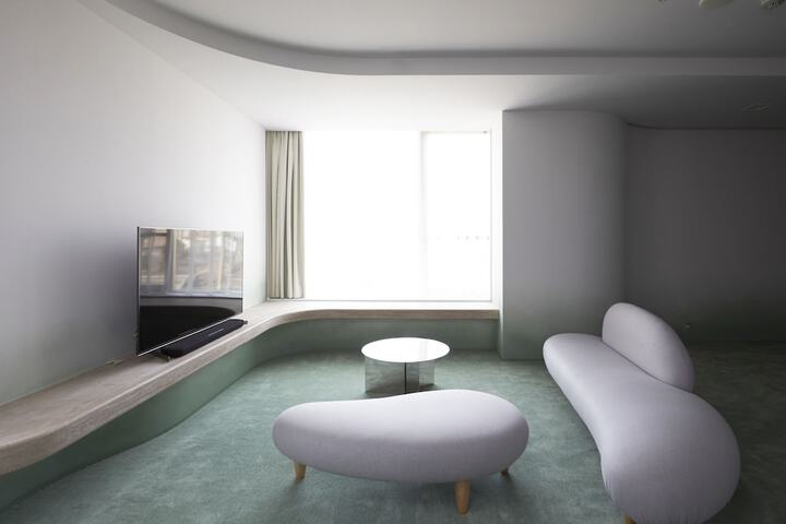 Room 32 of 89