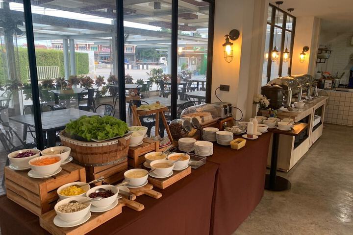 Breakfast/Coffee Service 37 of 44