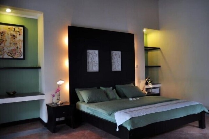 Room 8 of 37